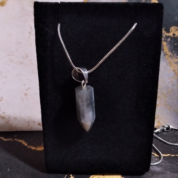 Fire Labradorite Pointer Pendant Necklace 925 Silver - Picture 9 of 14